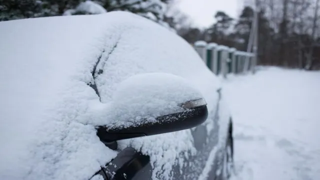 Mirror, Mirror: The Ultimate Guide on How to Defrost Mirrors Quickly and Safely